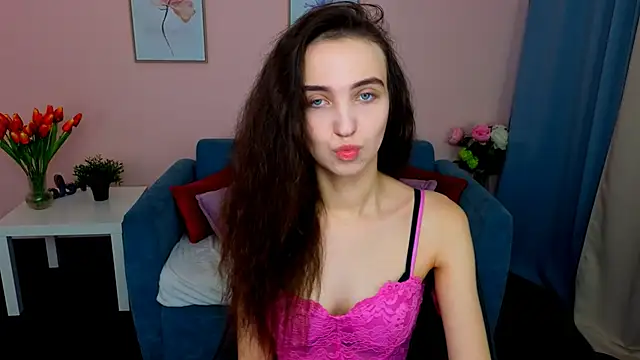 Snapshot of EllaSteele chatting on October 2025 01:01:01 PM EllaSteele online show from October 2025 01:01:01 PM