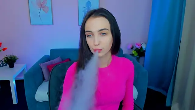 Snapshot of EllaSteele chatting on September 2025 01:06:01 PM EllaSteele online show from September 2025 01:06:01 PM