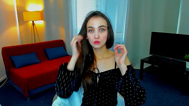 Snapshot of EllaSteele chatting on October 2025 01:45:01 PM EllaSteele online show from October 2025 01:45:01 PM