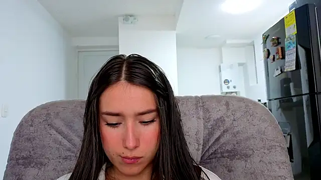 Adhara Kitten online show from April 2026 01:37:02 PM
