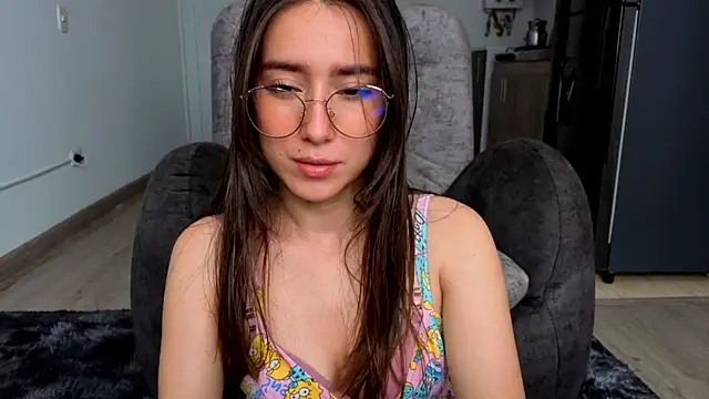Adhara Kitten online show from May 2026 03:11:02 PM