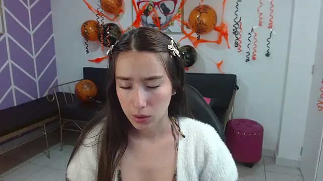 Snapshot of Adhara_Kitten chatting on October 2025 01:10:02 PM Adhara Kitten online show from October 2025 01:10:02 PM