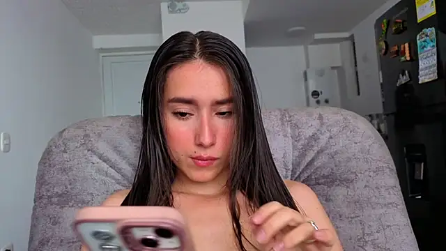 Adhara Kitten online show from April 2026 01:56:01 PM