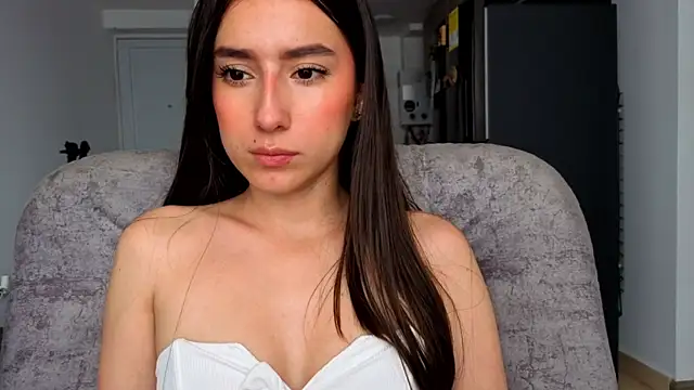 Adhara Kitten online show from July 2026 02:21:01 PM