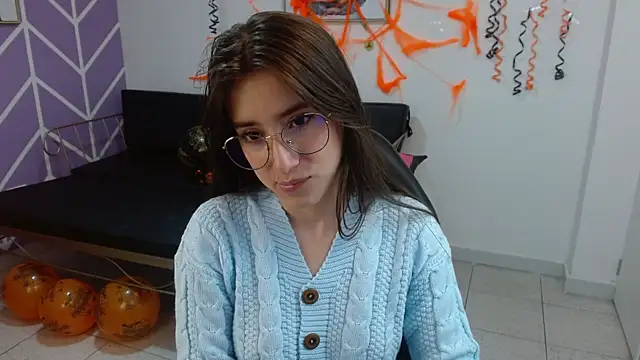 Snapshot of Adhara_Kitten chatting on October 2025 01:10:02 PM Adhara Kitten online show from October 2025 01:10:02 PM