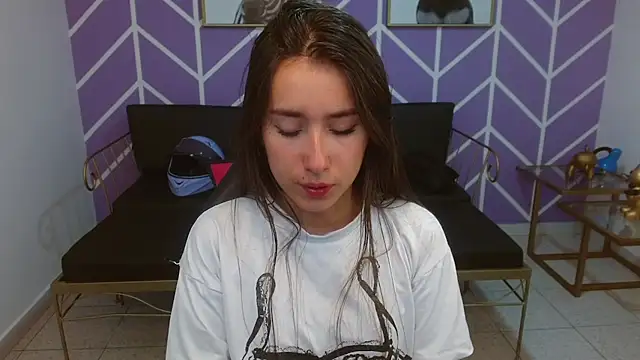 Adhara Kitten online show from January 2026 12:55:02 PM