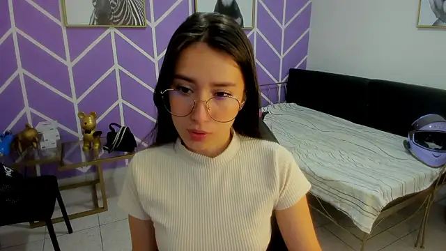 Adhara Kitten online show from February 2026 01:00:02 PM