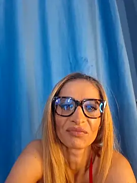 aellabeyonce online show from October 2025 11:42:01 AM