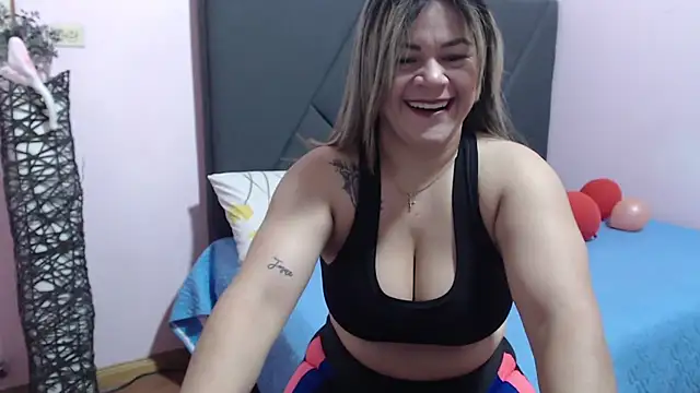 pamela echeverria online show from September 2025 10:21:02 AM