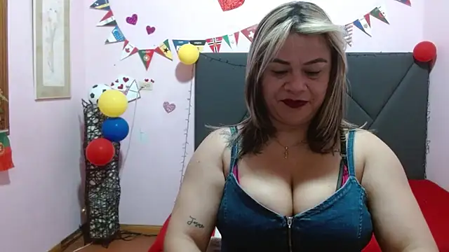 pamela echeverria online show from June 2026 11:09:02 AM