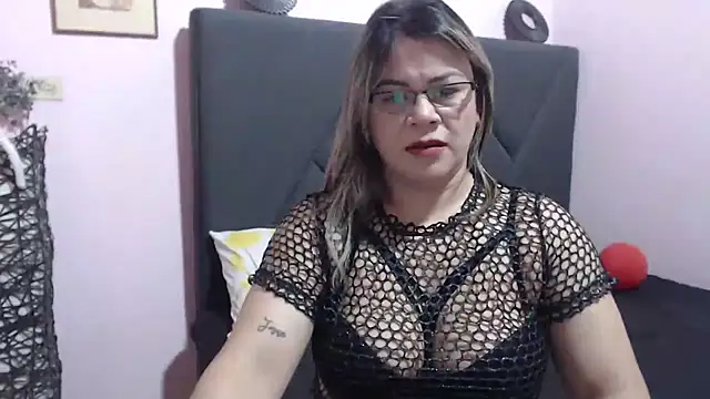 pamela echeverria online show from September 2025 10:26:02 AM