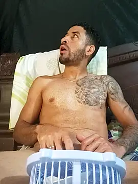 Alexsexygamer online show from November 2025 08:13:01 PM