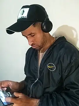 Alexsexygamer online show from November 2025 12:42:02 PM