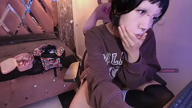 Terraelowen online show from November 2025 11:25:01 AM