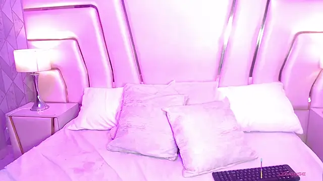 Snapshot of Sofia_Stanley chatting on November 2025 11:54:01 AM Sofia Stanley online show from November 2025 11:54:01 AM