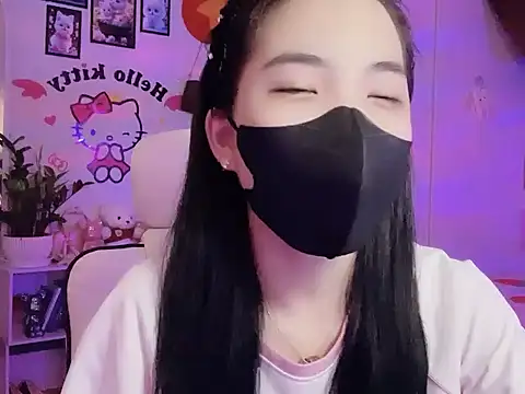 keelinnn19 online show from October 2025 05:58:01 PM