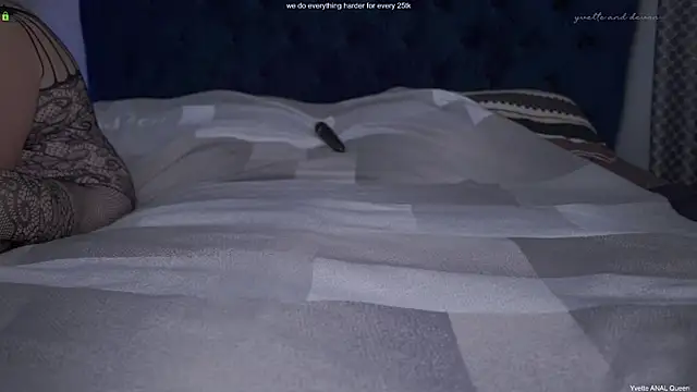 Snapshot of yvetteXdevon chatting on October 2025 07:40:01 PM yvetteXdevon online show from October 2025 07:40:01 PM