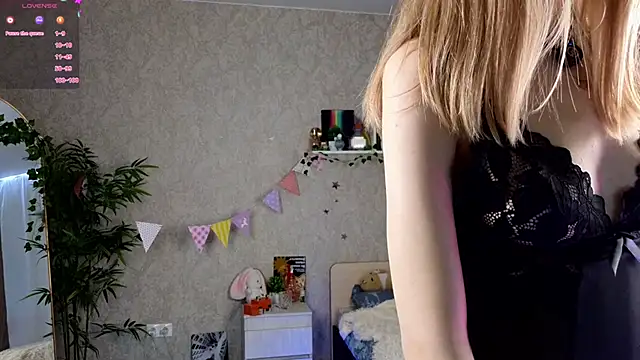 AnnyiBlue online show from April 2026 12:51:01 PM