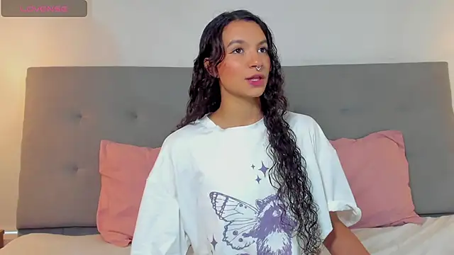 Luna Claire online show from November 2025 04:22:01 PM