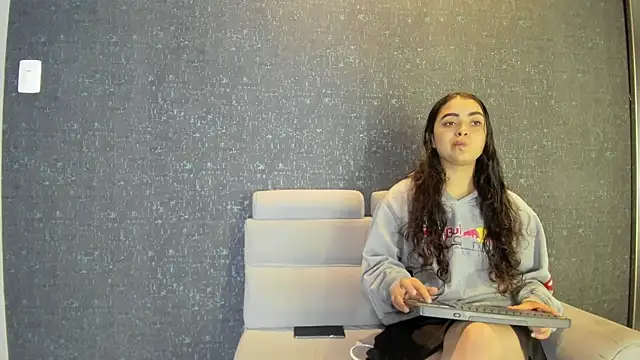 NickandAbby  online show from December 2025 10:19:02 AM