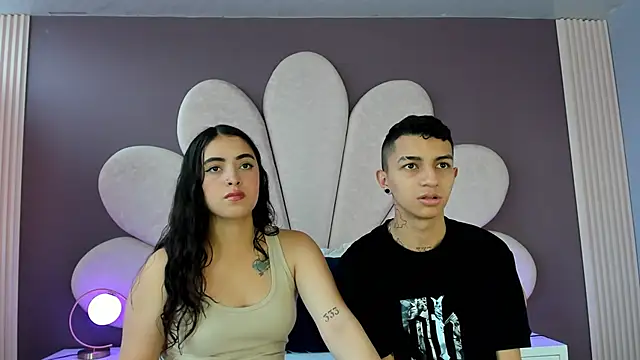 Snapshot of NickandAbby_ chatting on November 2025 03:38:02 PM NickandAbby online show from November 2025 03:38:02 PM