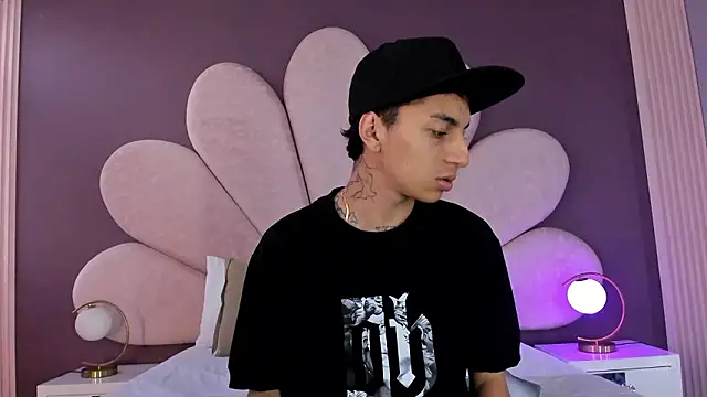 NickandAbby  online show from February 2026 12:24:01 PM