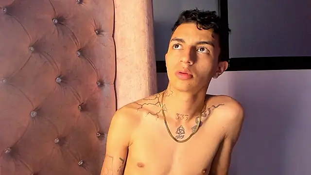 NickandAbby  online show from March 2026 02:04:02 AM