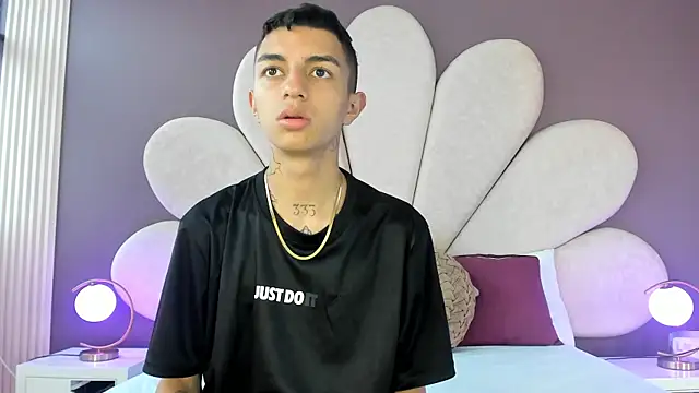 NickandAbby  online show from April 2026 08:13:01 PM