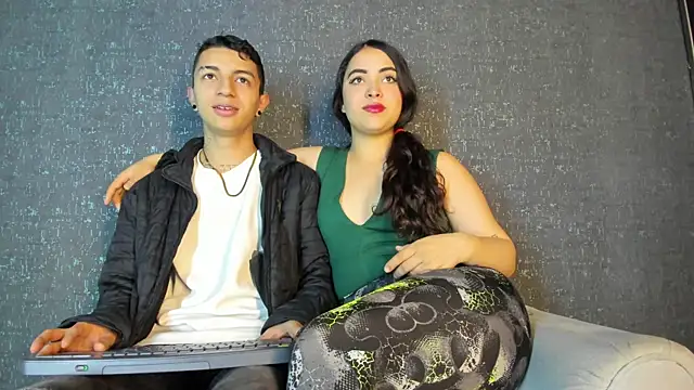 Snapshot of NickandAbby_ chatting on November 2025 12:41:01 PM NickandAbby online show from November 2025 12:41:01 PM