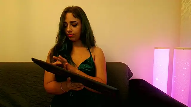 AlanaMilani  online show from May 2026 01:22:01 AM
