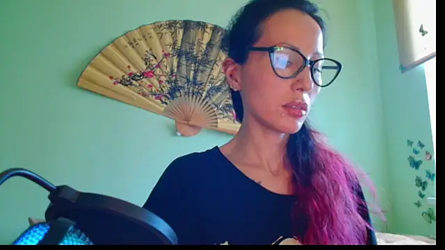 KiotoShine online show from November 2025 12:09:01 PM