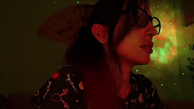 Snapshot of KiotoShine chatting on January 2026 10:14:02 PM KiotoShine online show from January 2026 10:14:02 PM