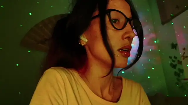 Snapshot of KiotoShine chatting on February 2026 07:55:01 PM KiotoShine online show from February 2026 07:55:01 PM