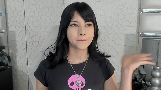 Snapshot of TatiLee chatting on February 2026 03:44:01 PM TatiLee online show from February 2026 03:44:01 PM