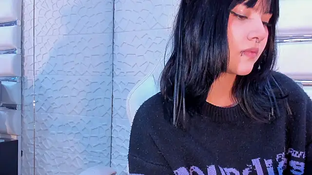 Snapshot of TatiLee chatting on December 2025 12:49:02 PM TatiLee online show from December 2025 12:49:02 PM