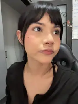 TatiLee online show from April 2026 02:35:01 PM