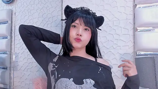 Snapshot of TatiLee chatting on February 2026 02:16:02 PM TatiLee online show from February 2026 02:16:02 PM