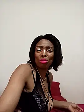 Snapshot of SEXYMOANSXX chatting on November 2025 10:05:02 AM SEXYMOANSXX online show from November 2025 10:05:02 AM