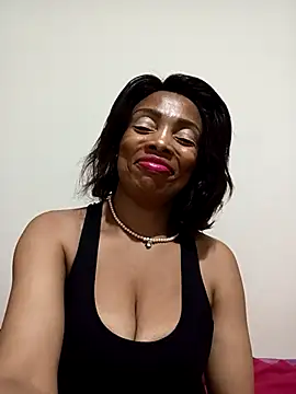 Snapshot of SEXYMOANSXX chatting on December 2025 09:03:02 PM SEXYMOANSXX online show from December 2025 09:03:02 PM