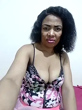 SEXYMOANSXX online show from September 2025 05:40:02 PM