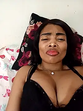 SEXYMOANSXX online show from April 2026 01:25:01 PM