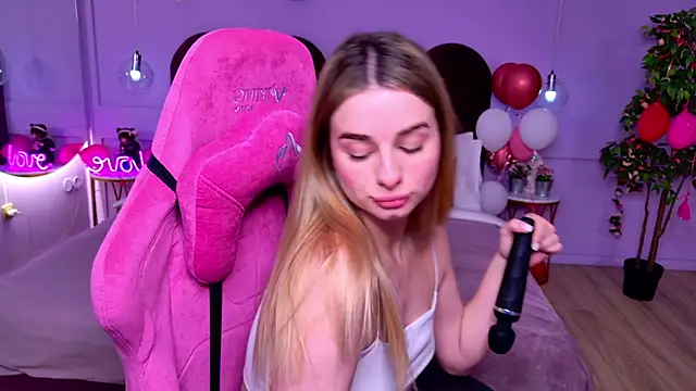 SweetyLicky online show from November 2025 04:07:02 PM