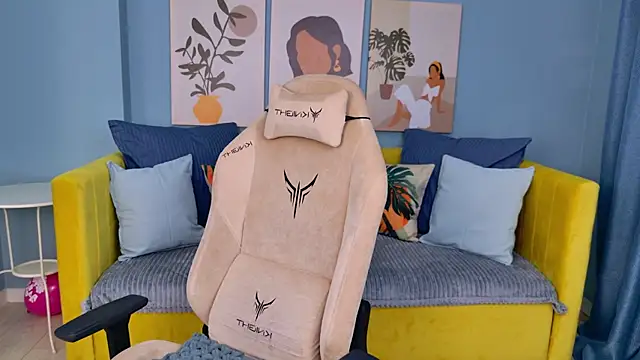 Snapshot of SweetyLicky chatting on January 2026 04:10:01 PM SweetyLicky online show from January 2026 04:10:01 PM