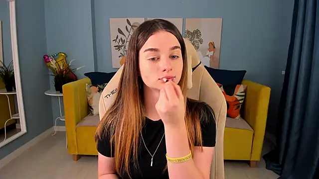 SweetyLicky online show from September 2025 04:24:01 PM