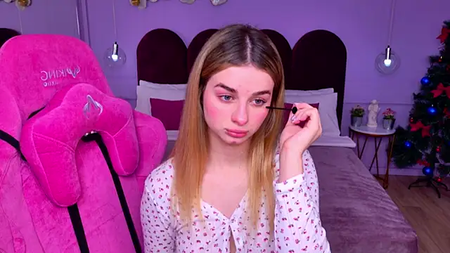 SweetyLicky online show from December 2025 04:24:02 PM