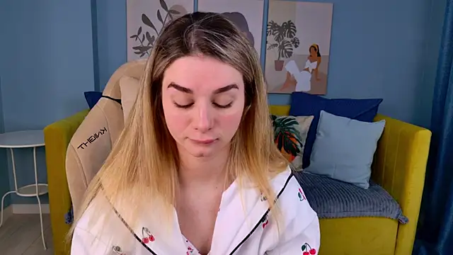 Snapshot of SweetyLicky chatting on January 2026 04:10:02 PM SweetyLicky online show from January 2026 04:10:02 PM