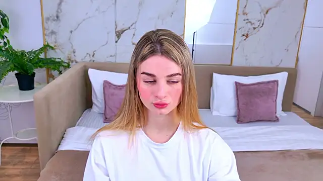 SweetyLicky online show from March 2026 04:21:01 PM