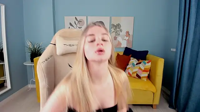 SweetyLicky online show from October 2025 04:53:02 PM