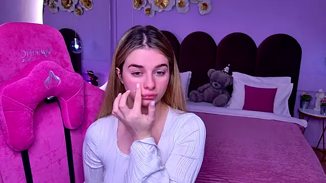 SweetyLicky online show from November 2025 04:18:01 PM