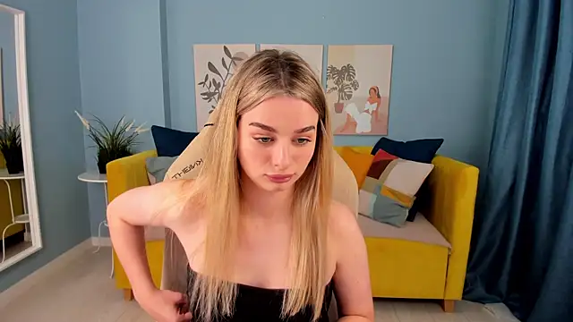 SweetyLicky online show from October 2025 04:17:01 PM